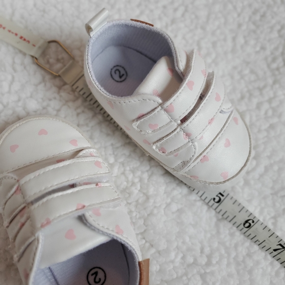 Size 2 velcro sneakers for baby girl - Picture 11 of 12